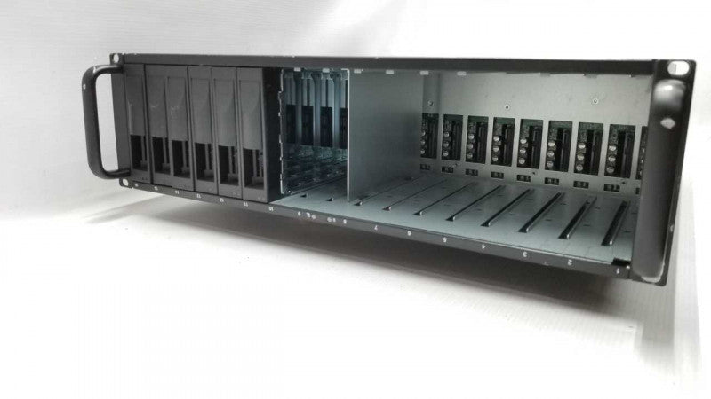 Unknown model sas array / 16x 3.5\\" Bays / 6x caddies / 2x PSU / AV953-00279