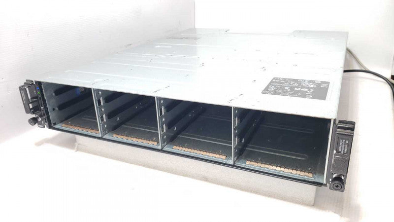 Dell PowerVault MD3200i 12x3.5\\" Bays, 2x PSU, 1x MD32 Series 0770D8 Control