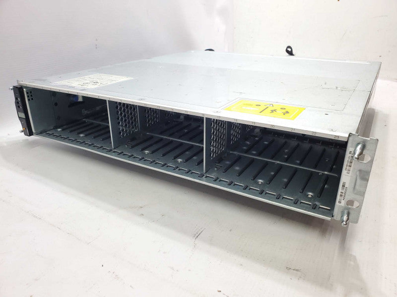 NetApp DS2246 NAJ-1001 Disk Array 24x 2.5\\" 2x PSUs 2x WWM 111-01287+B1 Modules