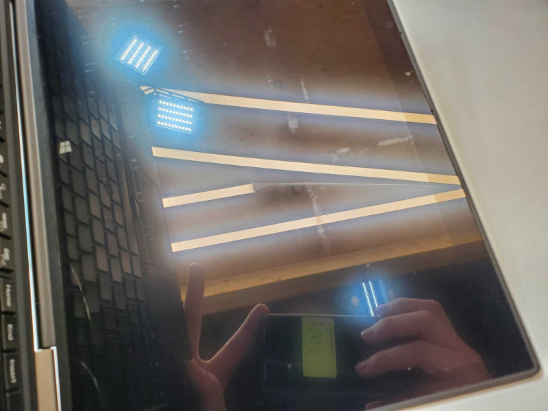 Lenovo Yoga X1 14\\" Laptop, Intel i5 6300u, 8GB Ram, Stylus, Cracked glass (Read) -