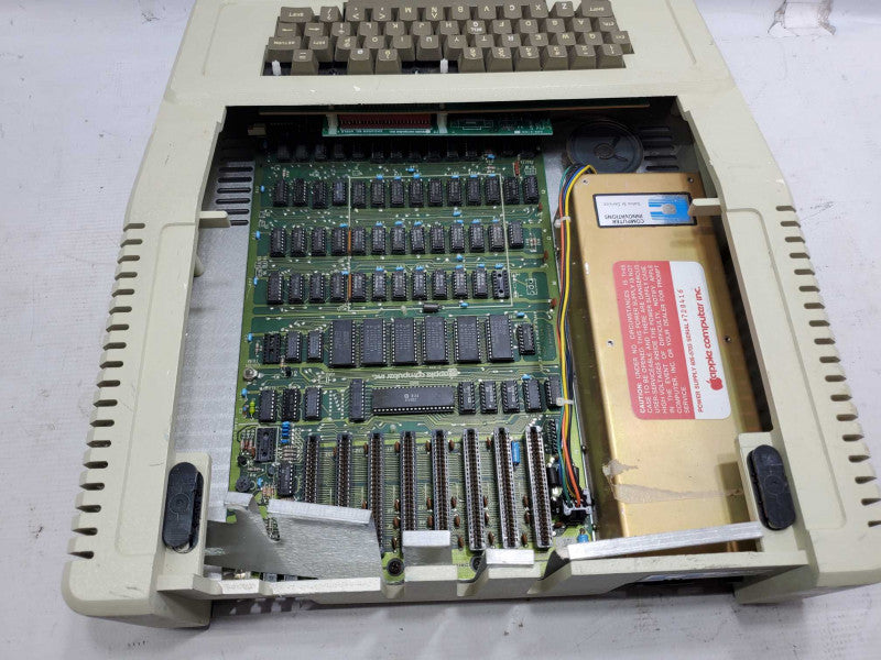 Apple II Plus A2S1048 Computer (READ) |