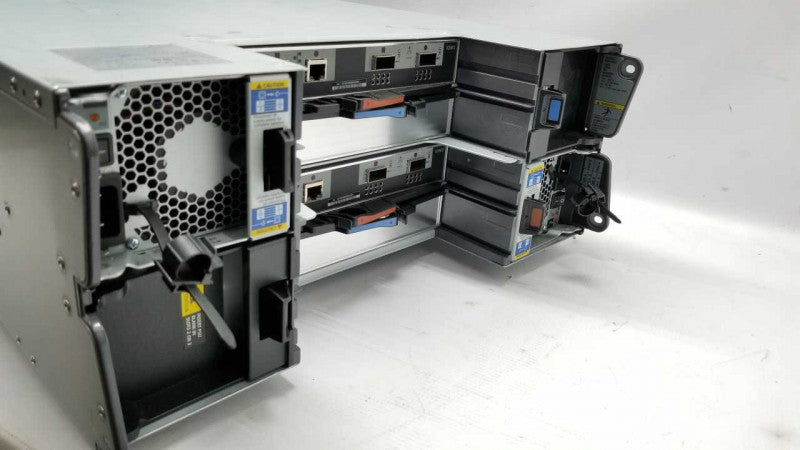 NetApp DS4246 NAJ-0801 Disk Array / 2x PSU / 2x IOM3 controllers #