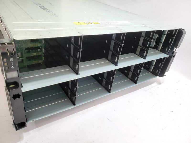 NetApp DS4243 Storage Shelf, 430-00048+C0, 24x 3.5\\" Bays, 2x PSU w/ 2x IOM3 )