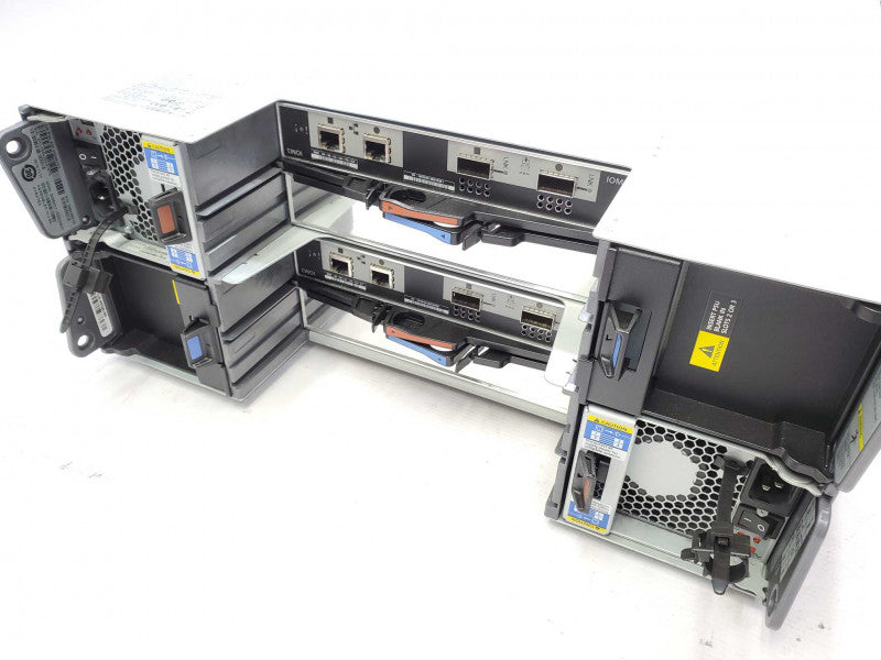 NetApp DS4243 Storage Shelf, 430-00048+C0, 24x 3.5\\" Bays, 2x PSU w/ 2x IOM3 )