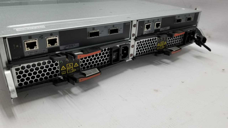 NetApp NAJ-1001 Disk Array 2x PSU / 2x IOM6 controllers #
