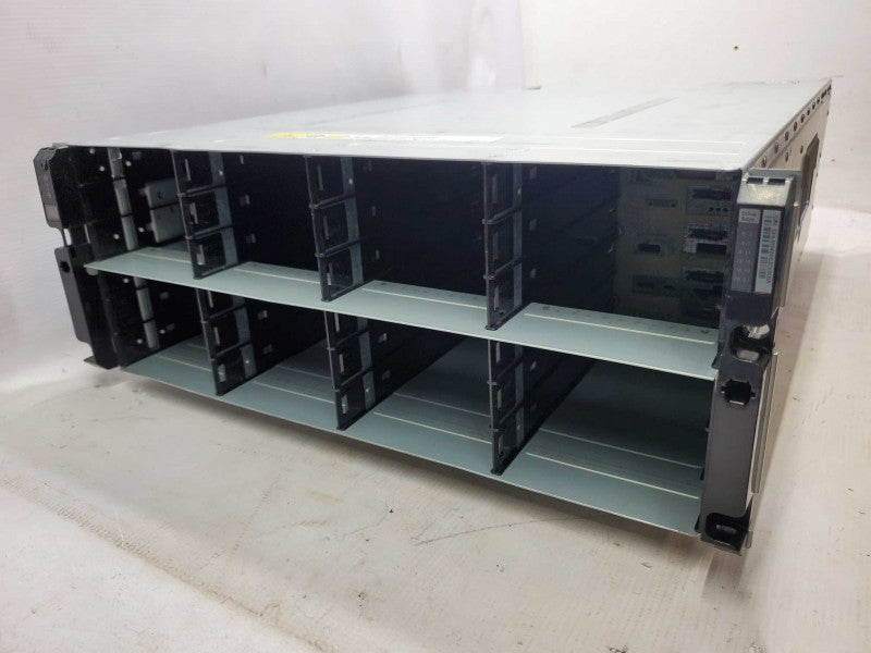 NetApp DS4243 NAJ-0801 24x SAS Bay 2x IOM3 Controllers 111-00128+A0 2x PSU  |