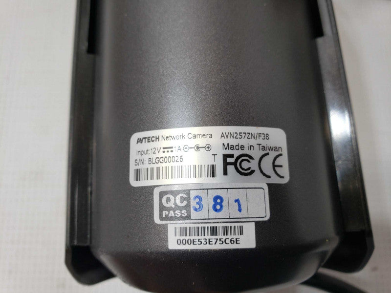 AVTECH Network Camera AVN257ZN/F38 w/ Power adapter & Mounting kit [