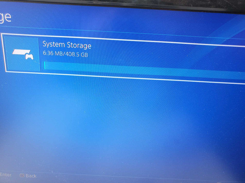 Sony PS4 White 500GB Storage with 2x Controllers |