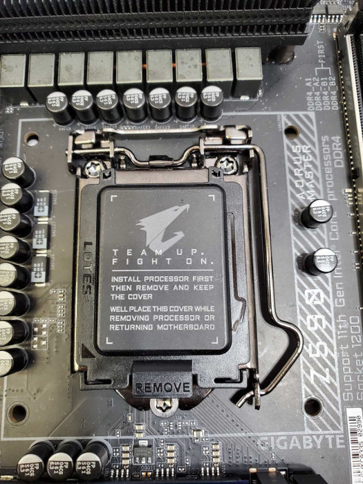 Gigabyte Z590 AORUS Master Intel Z590 Express LGA 1200 ATX DDR4 Motherboard )