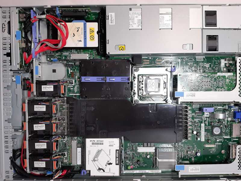IBM System x3550 M3, Xeon E5640, 18GB DDR3 M1015 2x PSU (Read) :