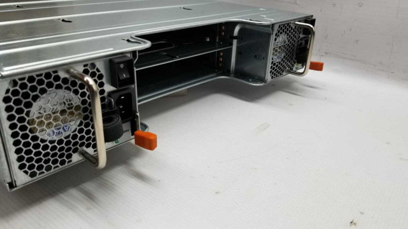 Dell equallogic PS6100 barebone / 2x PSU / no controllers / no 2.5\\" HDDs #