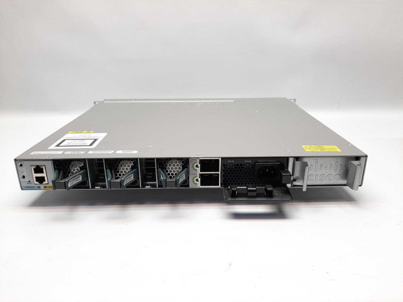 Cisco Catalyst 3850 24 WS-C3850-24T-S V07 24-Port Gigabit Switch +