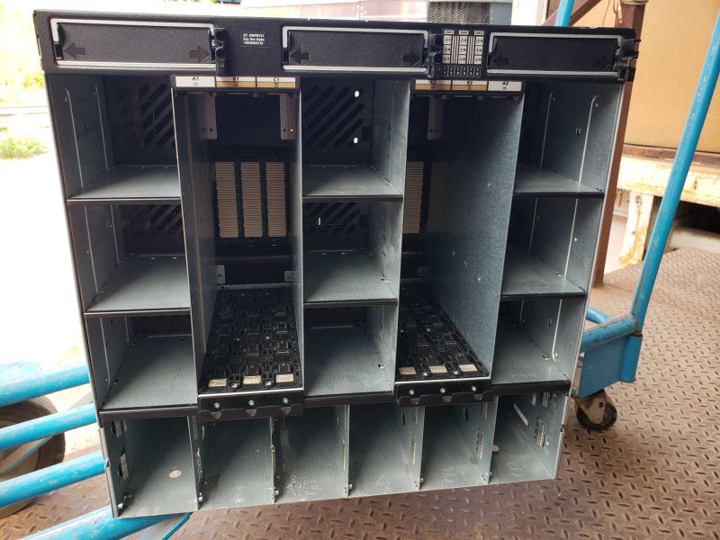 DELL 8MX01 6WPR1v1 Rack As-is Chassis[
