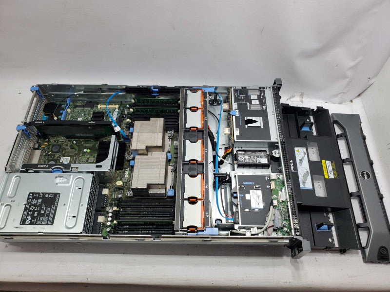 Dell PowerEdge R710 2x E5540 2.53GHz 16GB DDR 3 PERC 6/i 2U 8x2.5\\" |