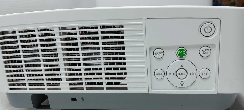 NEC 5000-Lumen Professional Projector NP-P502HL-20 2251 Lamp Hours $