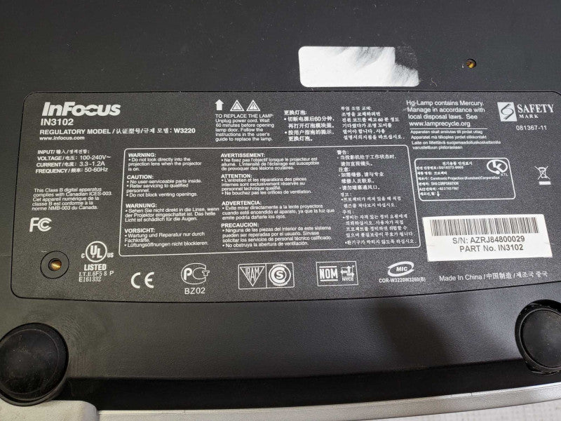 InFocus IN3102 W3220 XGA Conference Room Projector, Only 91h used )