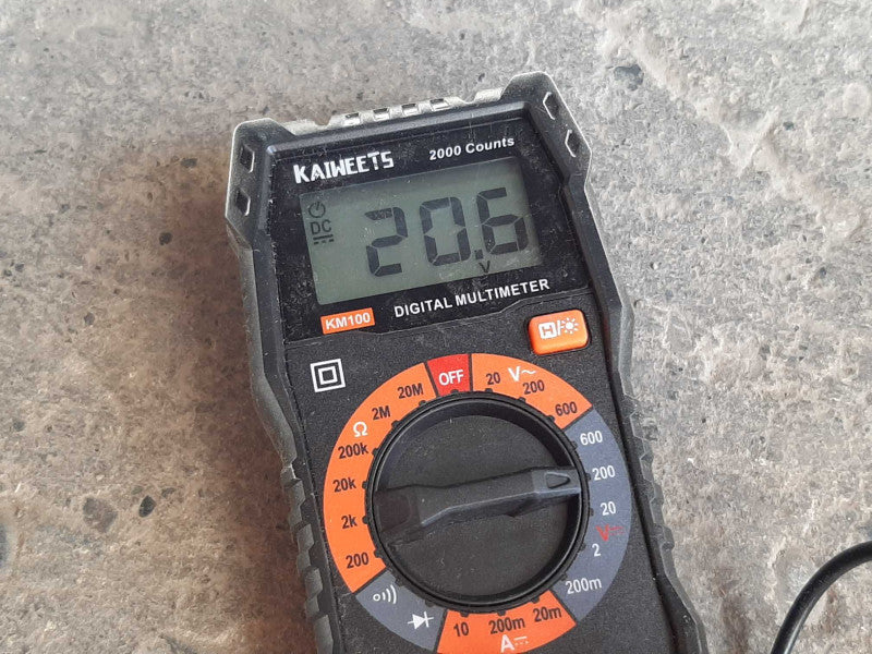 20V 22.8 Inch Solar Pannel - Unknown Current (Amperes) +