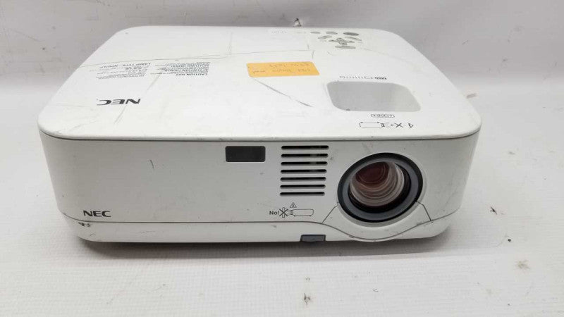 NEC NP400 projector / vga / 89% lamp life remaining #