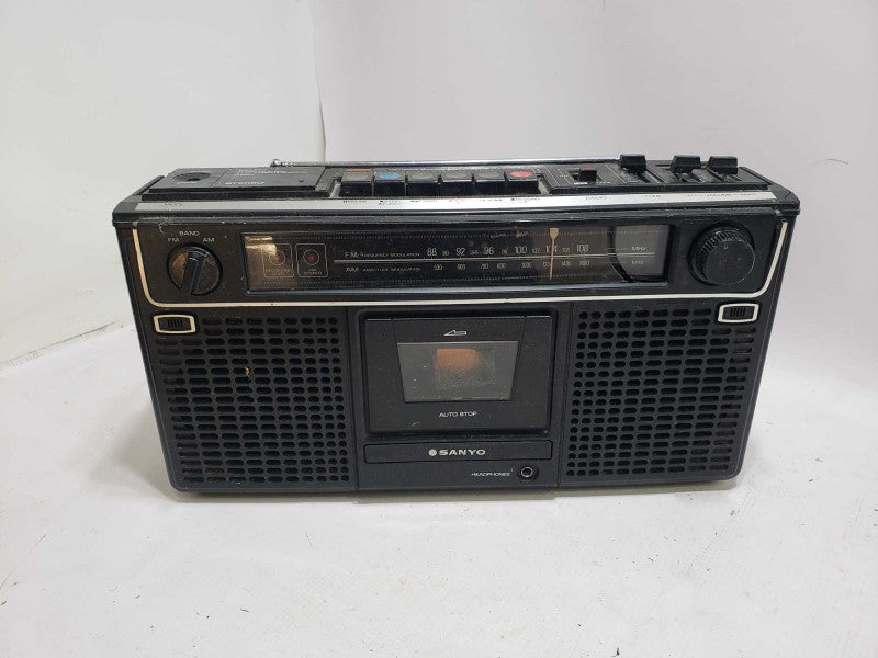Sanyo AM/FM Stereo Radio Cassette Recorder M9902 [