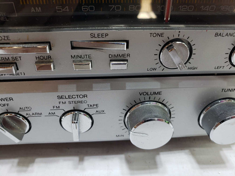Realistic Chronomatic 237 Digital AM/FM Alarm Clock Radio 12-1543 [