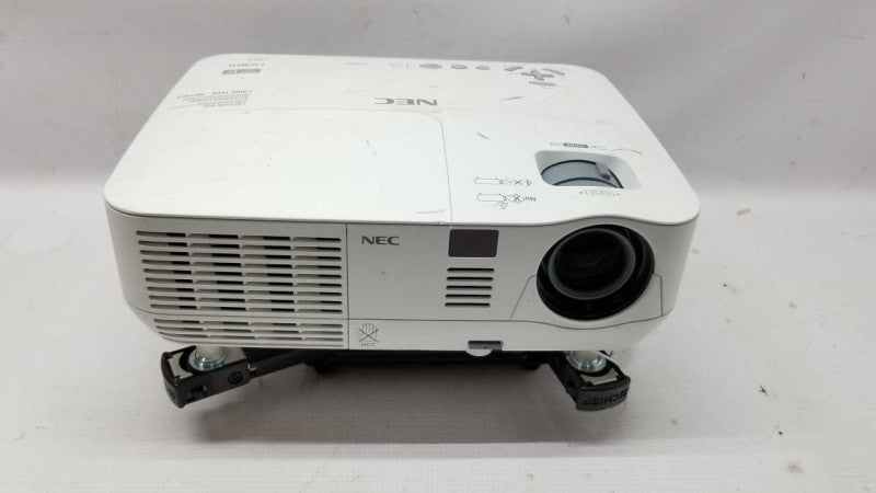 NEC NP-V300W projector / hdmi / 3000 lumens / 84% Life remaining #