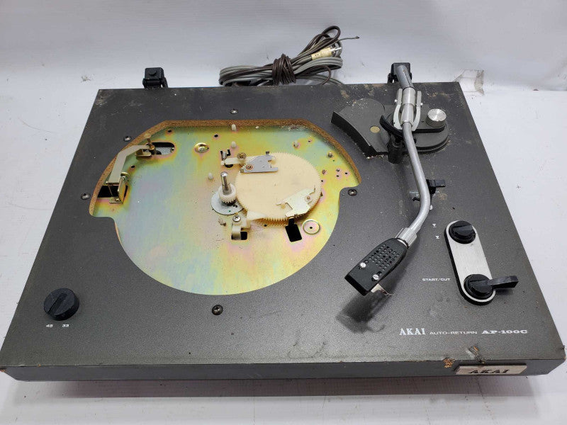AKAI AP-100C Auto-return Record Player (READ) |