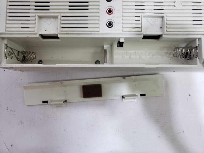 Sony CFS-F11 RADIO CASSETTE [
