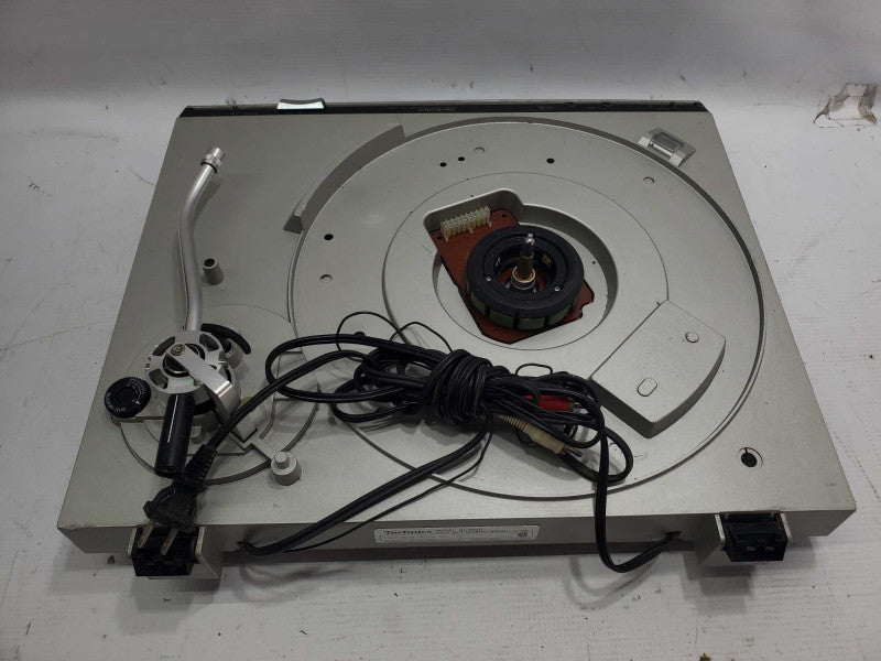 Technics SL-3200 Record Player |