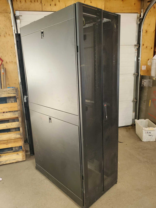 APC Server Rack 42U AR-3100 |
