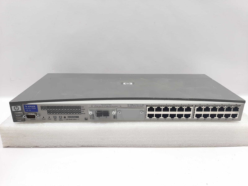 HP ProCurve Switch 2524 J4813A 24 ports w/ HP ProCurve J4131B Transceiver ~