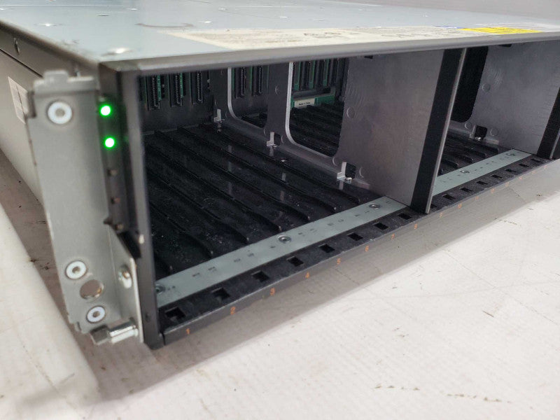 IBM 4 2072-12E Storwize V3700 w/ 2x 00AR108 Modules |