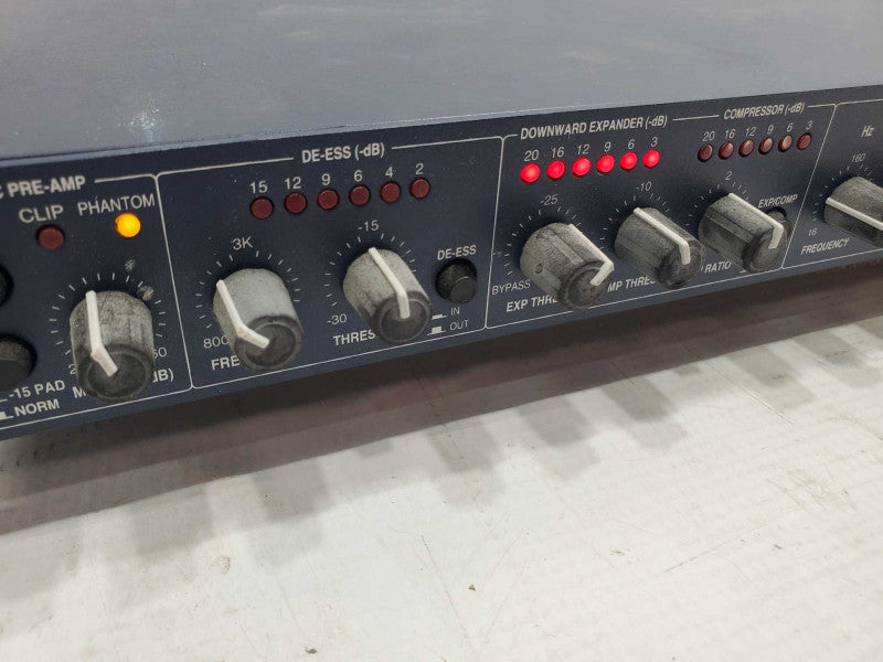 Symetrix 528E Voice Processor |