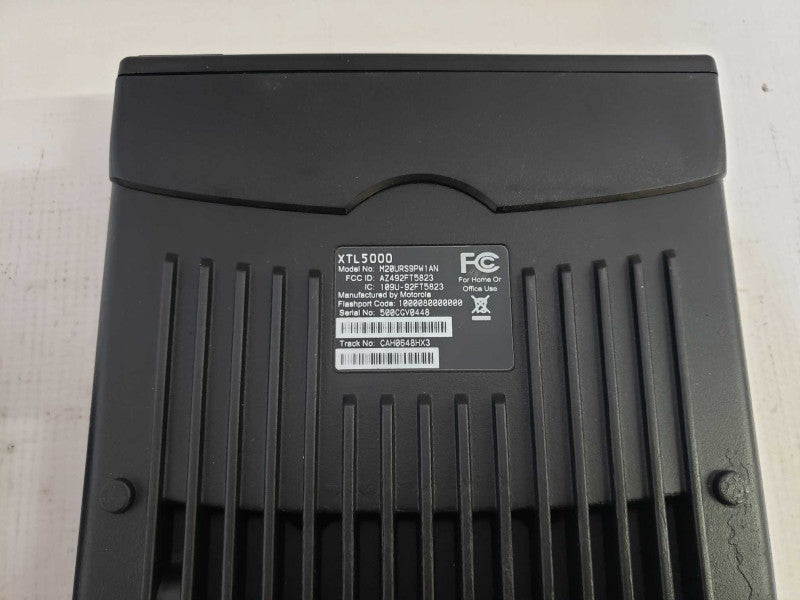 Motorola XLT5000 M20URS9PW1AN Digital Radio with Stander [