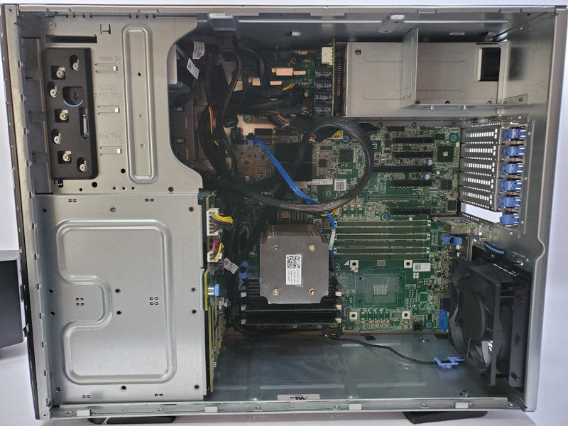 Dell PowerEdge T320 Xeon E5-2403 v2 @ 1.8GHz 32GB 8x 3.5\\" No HDD (
