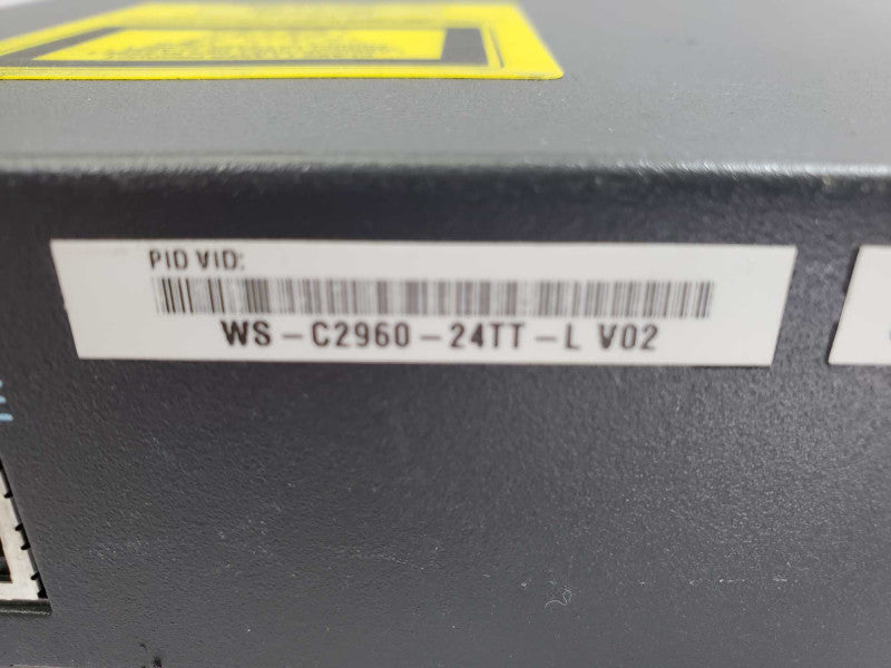 Cisco Catalyst WS-2960-24TT-L 24-Port Ethernet Network Switch _ Reset )
