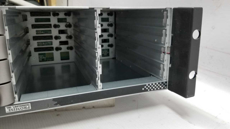 vtrak e610s 16x 3.5\\" SAS storage array / 2x PSUs / 2x Controllers #