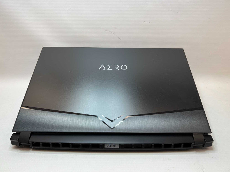 4K UHD AMOLED Gigabyte AERO 15-SA  -