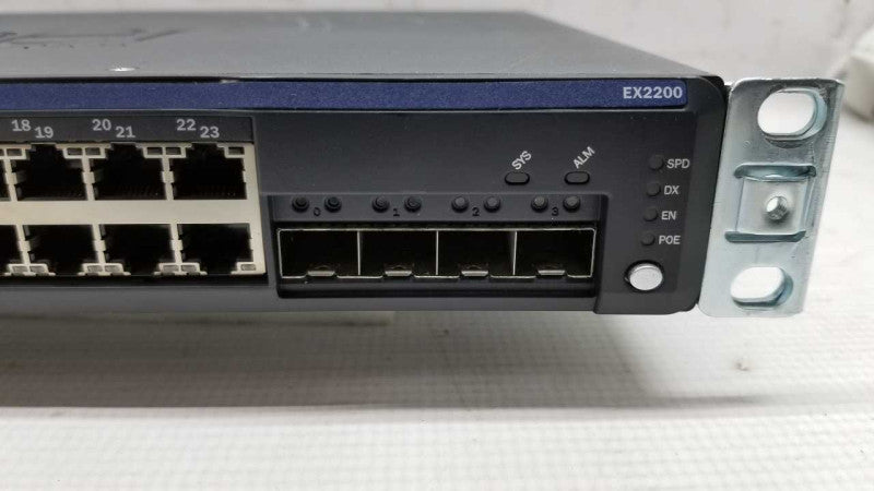Juniper Networks EX2200 network switch / 24x ports / 4x SFP #