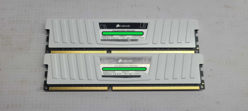 Kit of Corsair Vengeance LP 8GB (2x4GB) 1600MHz CL9 Gaming Memory White