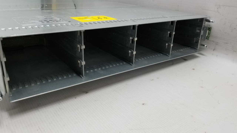 netapp naf-0602 storage array / 12x bays / 2x psu / 1x controllers fas2020 #