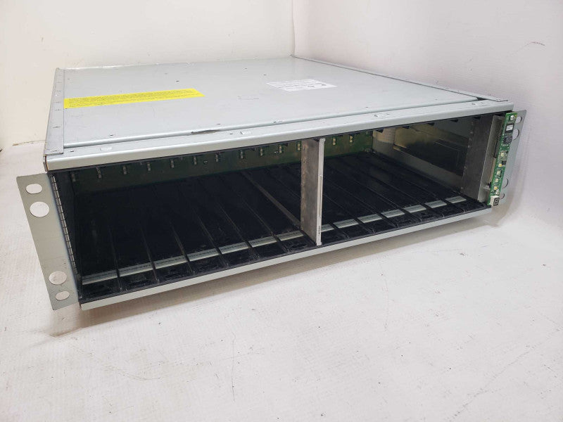 NetApp E2600 5350 0833 2.5\\" HDD 24-Bay Expansion Storage 2x AT-FCX [