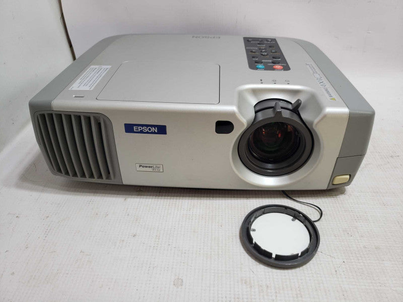 Epson PowerLite 811p 3LCD Projector HD 1080 with Bag  Remote [