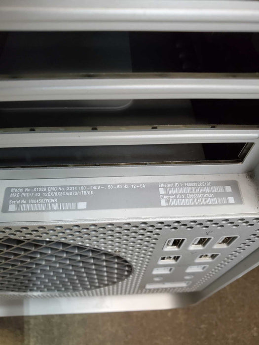 Apple Mac Pro A1289 Early 2009 Barebone No HDD No RAM_ For parts)