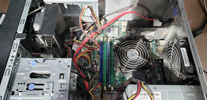 Lenovo E30 workstation Xeon E3-1230 @ 3.20ghz / 4gb ram / GT 720 GPU #
