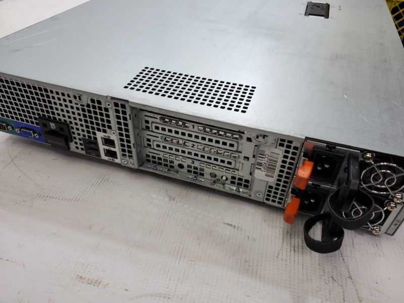 DELL PowerEdge R515,1x heatsink, No Ram, No HDD, 2x PSU, 8x 3.5\\" Bays )