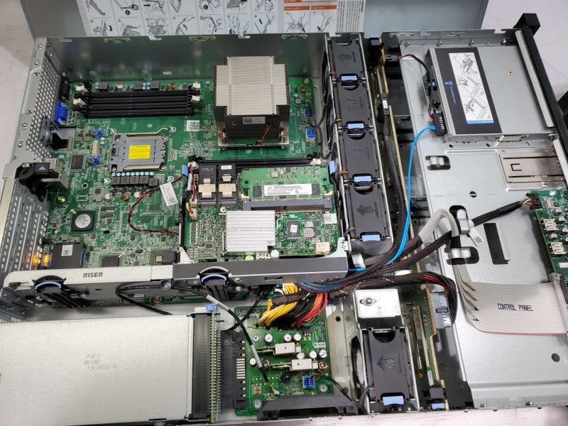 DELL PowerEdge R515,1x heatsink, No Ram, No HDD, 2x PSU, 8x 3.5\\" Bays )