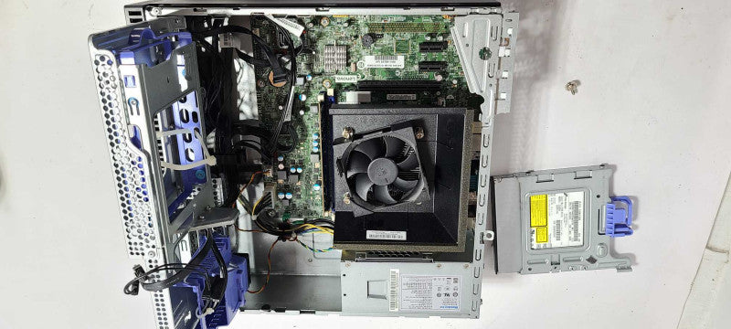 Lenovo ThinkCentre M700 i3-6100 3.7GHz 4GB RAM NO OS NO HDD $