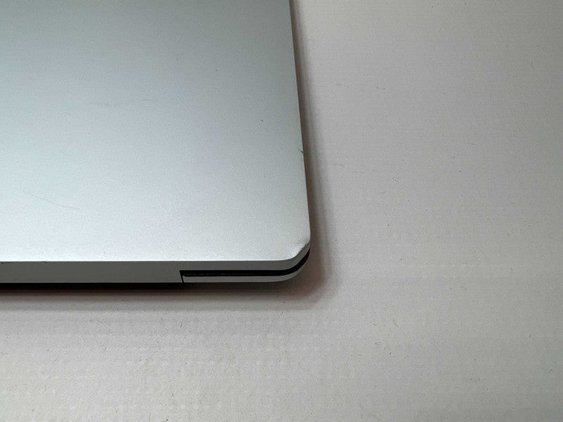 Surface Laptop 2 i5-8350U CPU 8GB RAM & 256GB SSD -