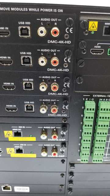 Crestron Universal Digital Media Switcher, Black 4x DMC-S-DSL  / 2x dmc-s-dsp #