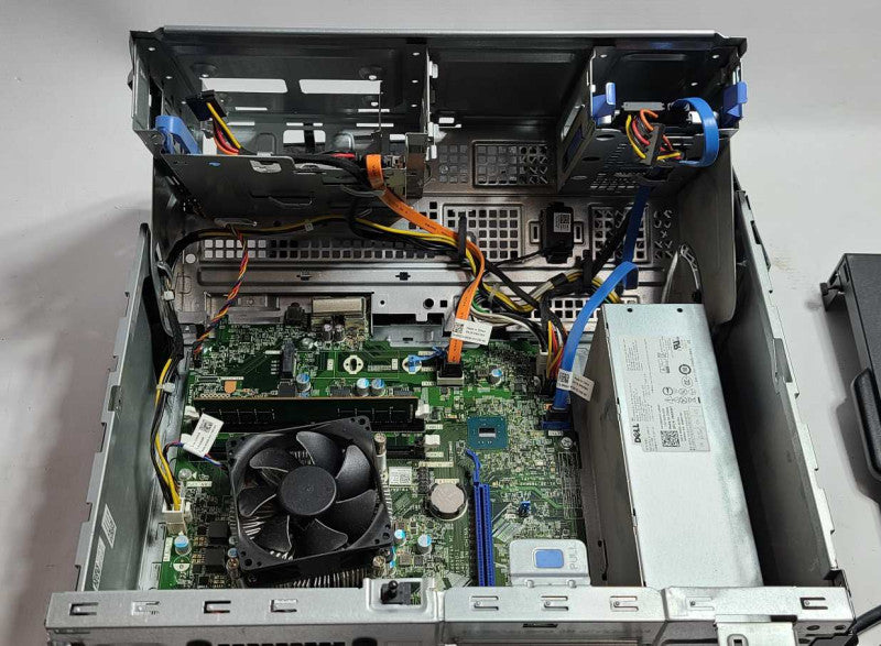Dell OptiPlex 3050 I7-7700 3.6GHz 8GB DDR4 RAM 500GB SSD NO OS  $